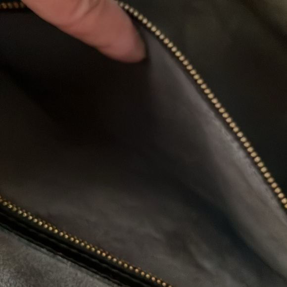 LOUIS VUITTON black Epi Saint Jacques in excellent condition. Authenticated - Picture 8 of 17